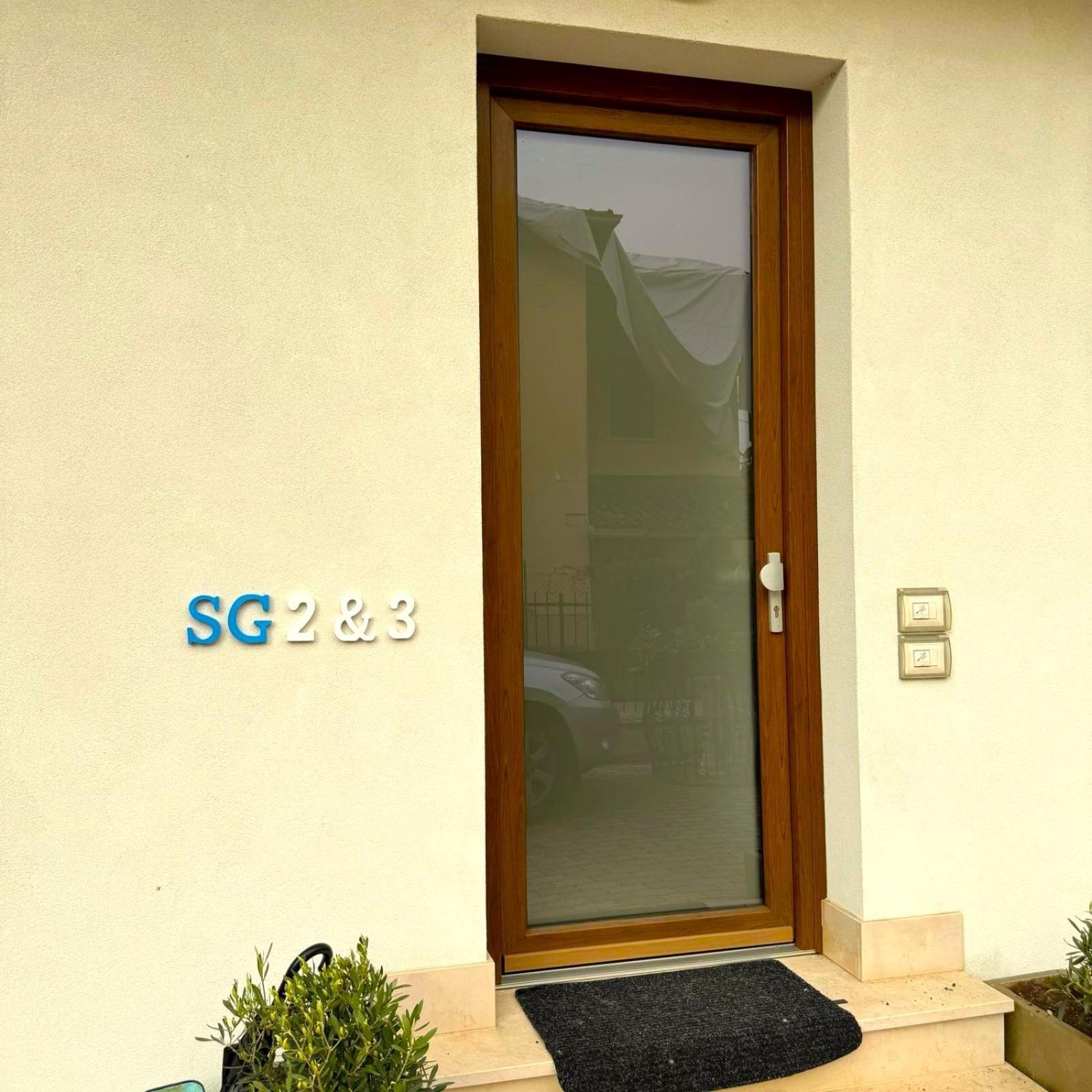 Sg Rooms - Casa Laura Peschiera del Garda Eksteriør billede