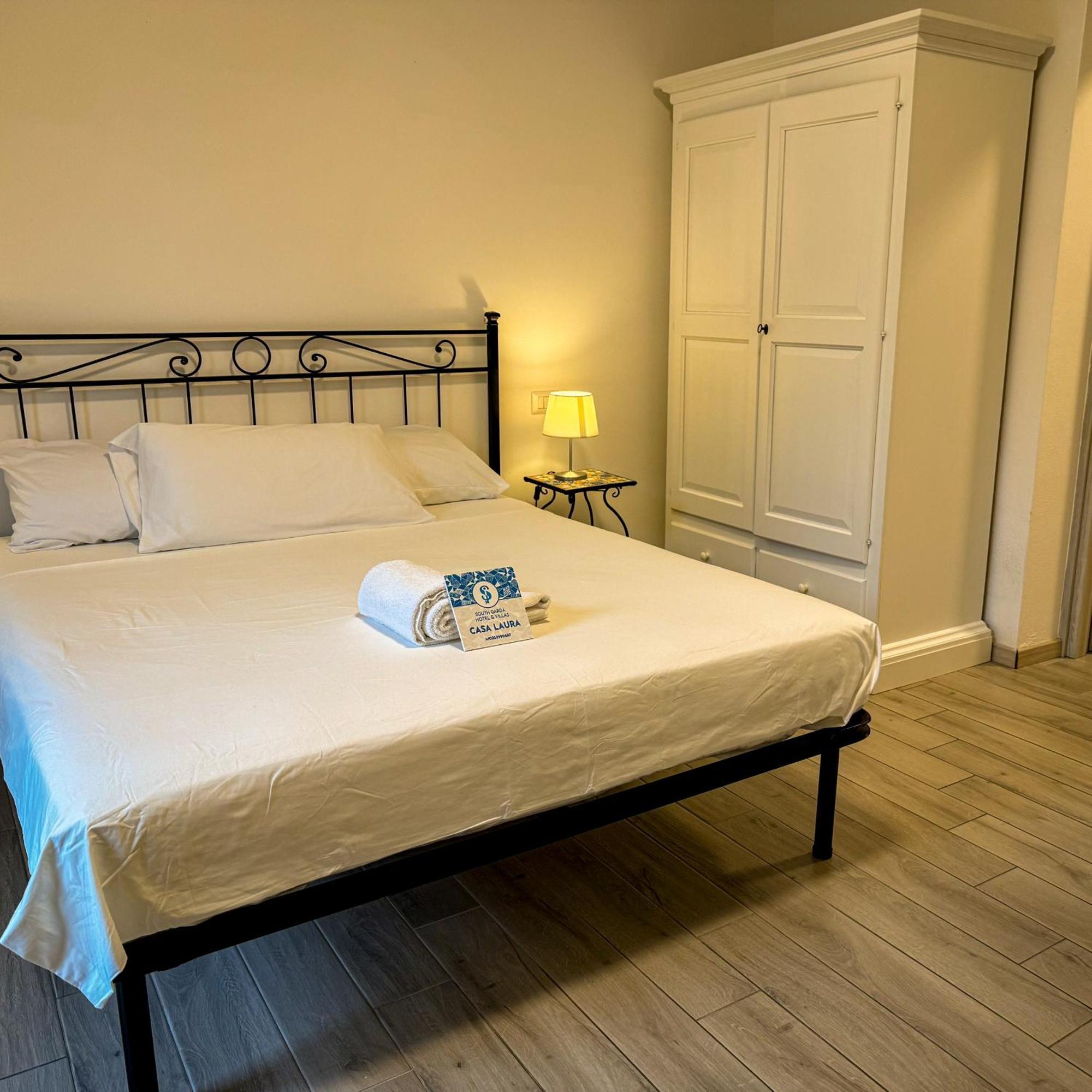 Sg Rooms - Casa Laura Peschiera del Garda Eksteriør billede