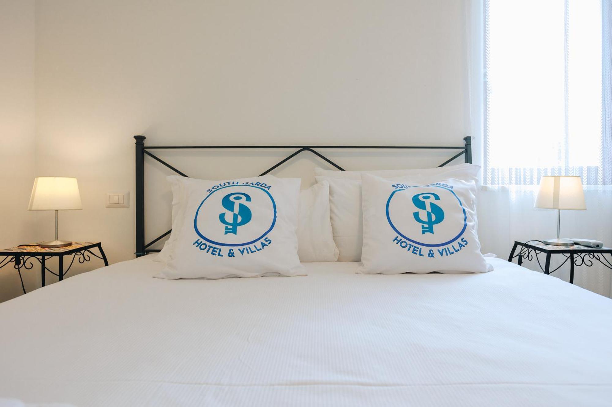 Sg Rooms - Casa Laura Peschiera del Garda Eksteriør billede