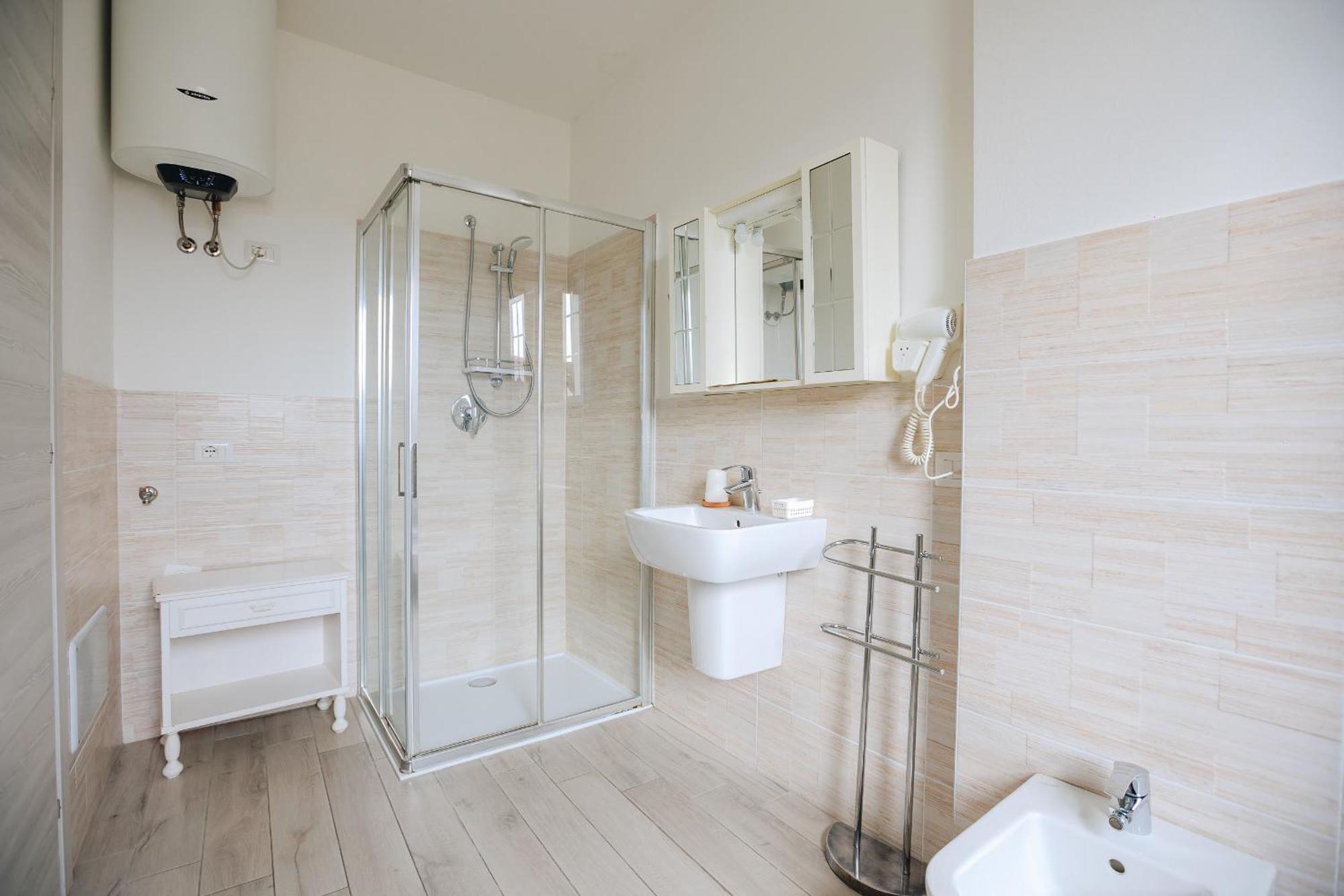 Sg Rooms - Casa Laura Peschiera del Garda Eksteriør billede